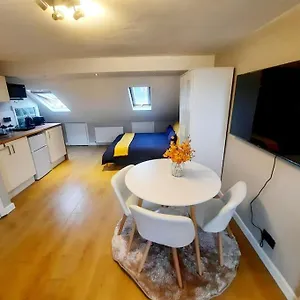 alross-studio-flat-private-bathroom.cambridgehotelsuk.com/